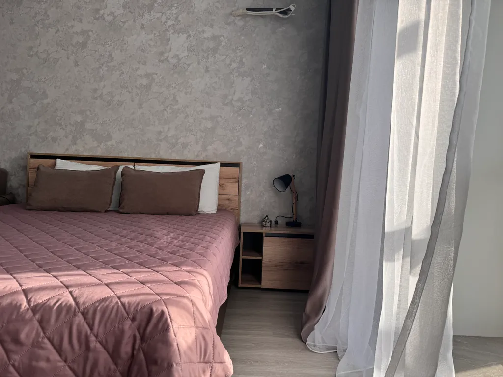 Лазурный берег квартира -студия на набережной