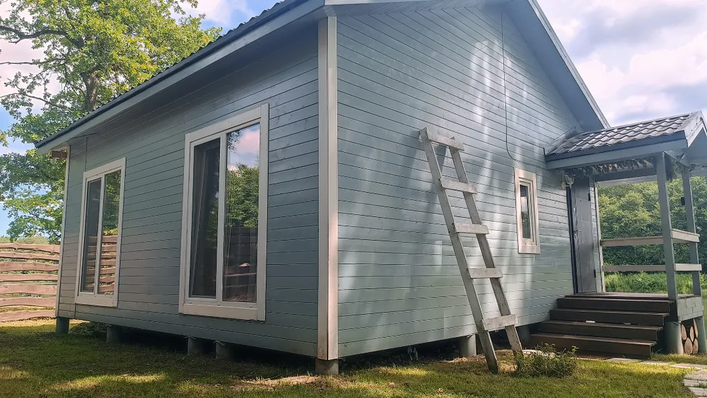 Дом на берегу озера