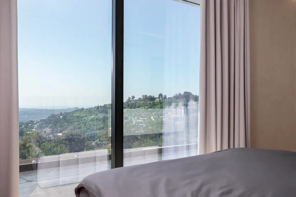 Шикарная Вилла с видом на море и горы