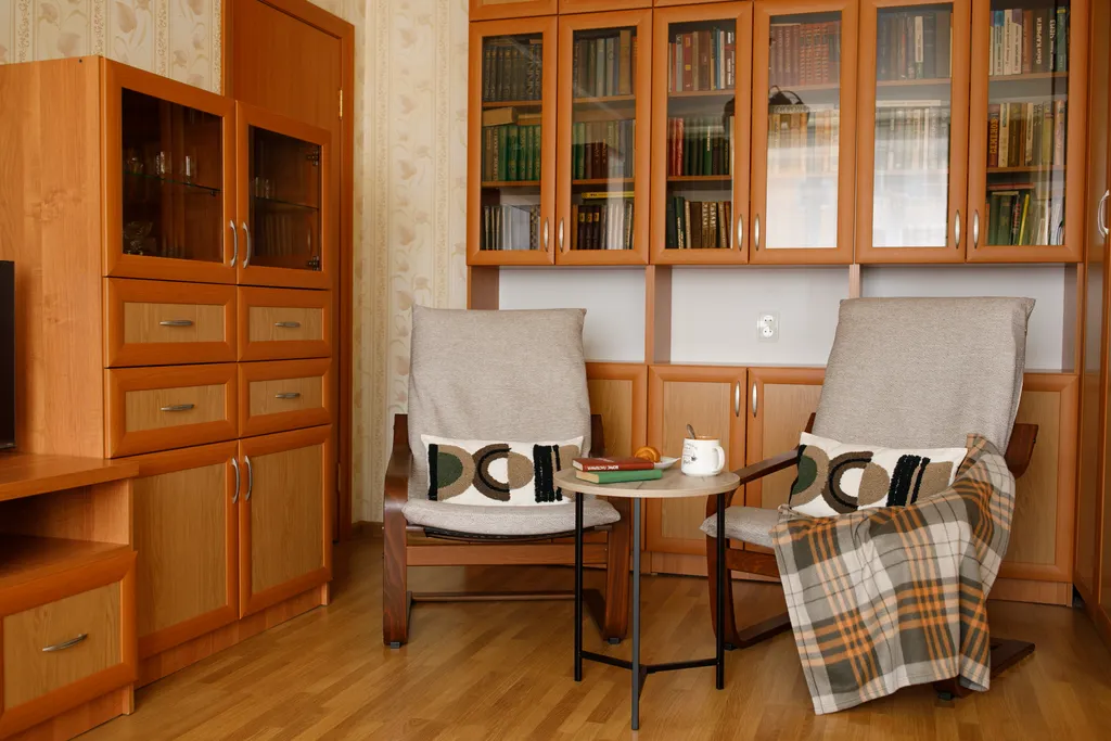 Светлая 2-комнатная квартира с библиотекой на Студенческом бульваре у ПетрГУ