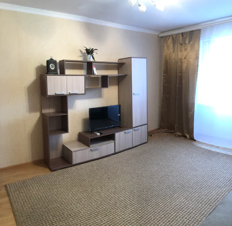 Светлая, уютная квартира в тихом районе с большой лоджией