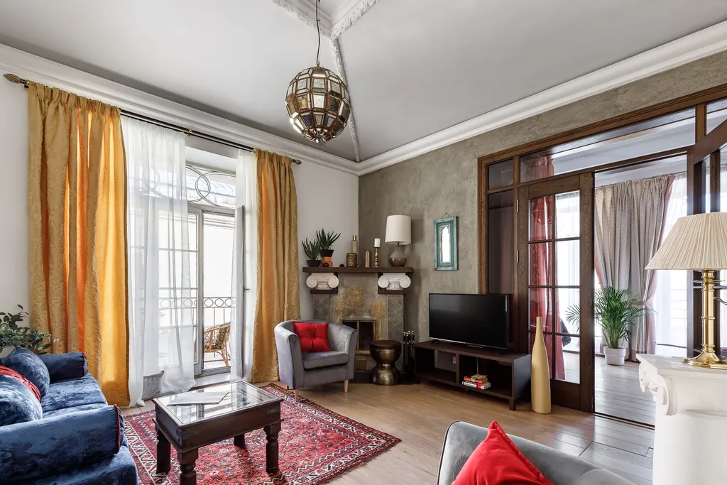 Мансарда, 2 этажа, 4 балкона