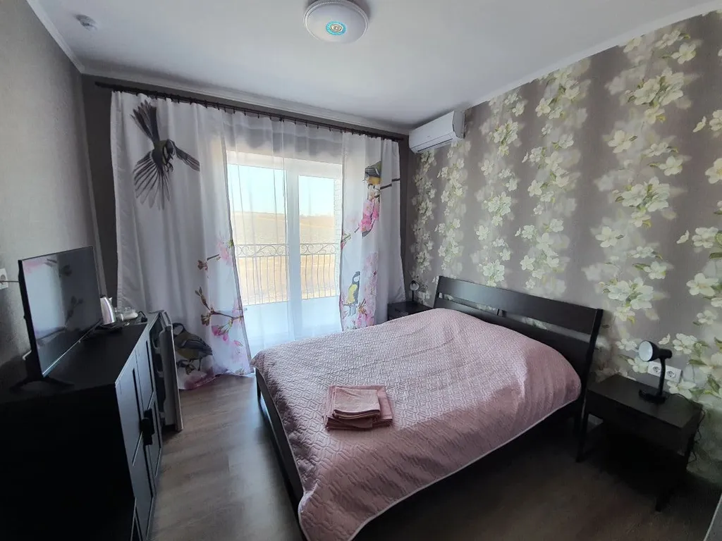 Квартира Двухместный номер Стандарт с панорамными окнами и выходом на балкон — аренда посуточно в Липецк