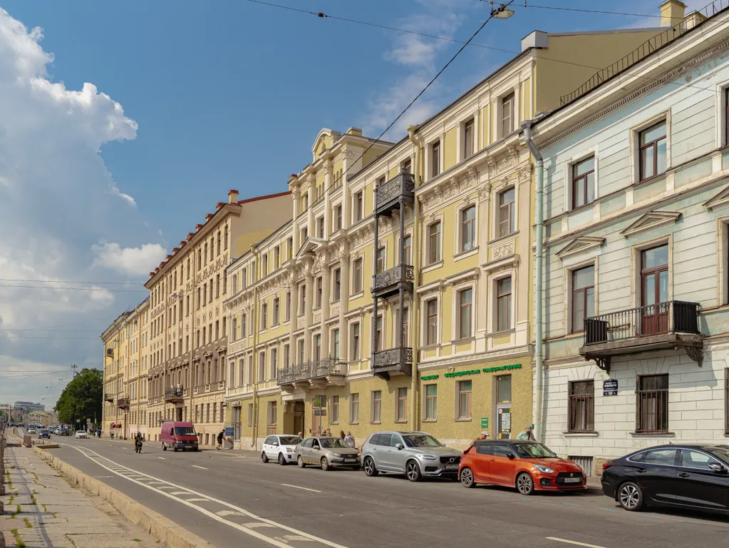 Двухуровневая однушка на Фонтанке