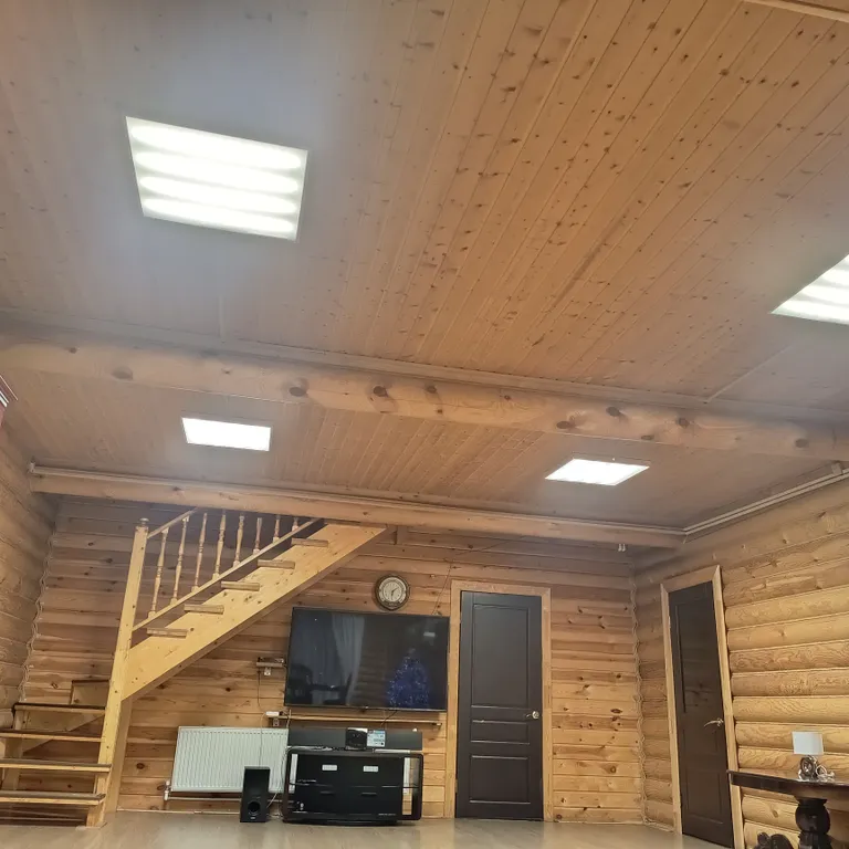 Коттедж с баней и бассейном - купелью на 8 человека Леноблости