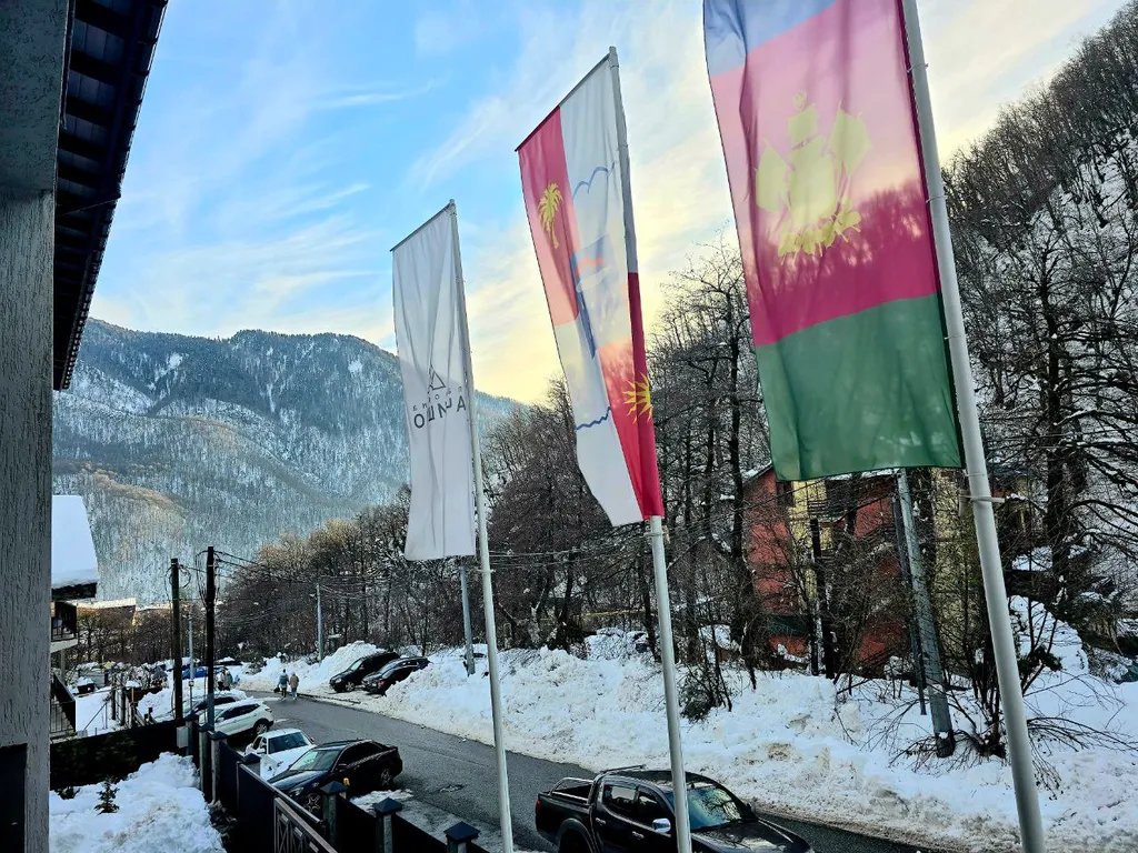 Трёхместный номер с балконом в панорама ачишхо