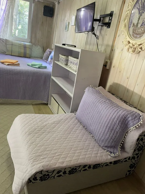 Дача с двориком и с кухней