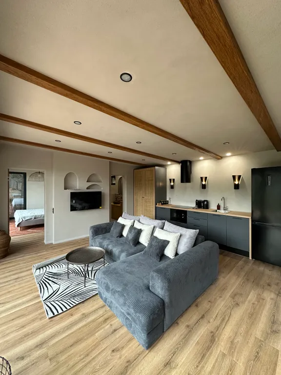 Коттедж Сосновый с джакузи на террасе