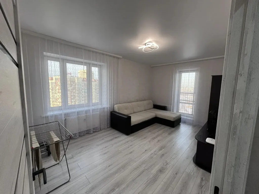 Просторная, теплая двухкомнатная квартира