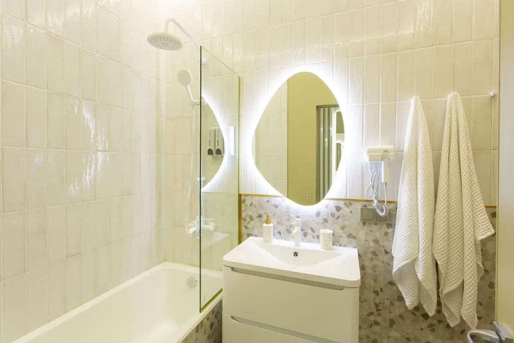 Уютная студия на берегу реки со своей террасой и живописным видом