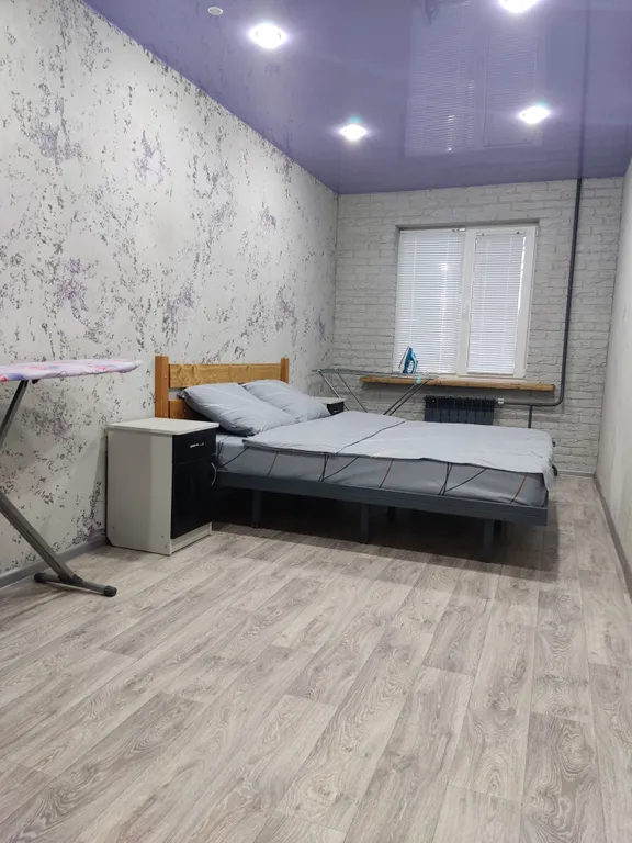 Двухкомнатная Революции