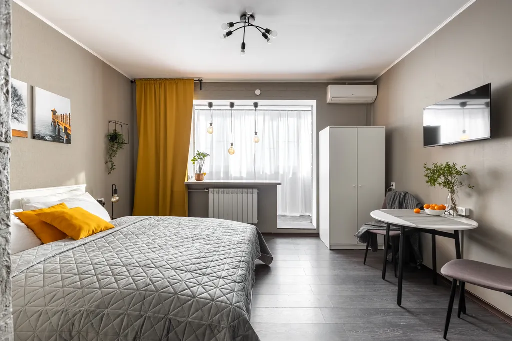 Уютная студия с дизайнерским ремонтом