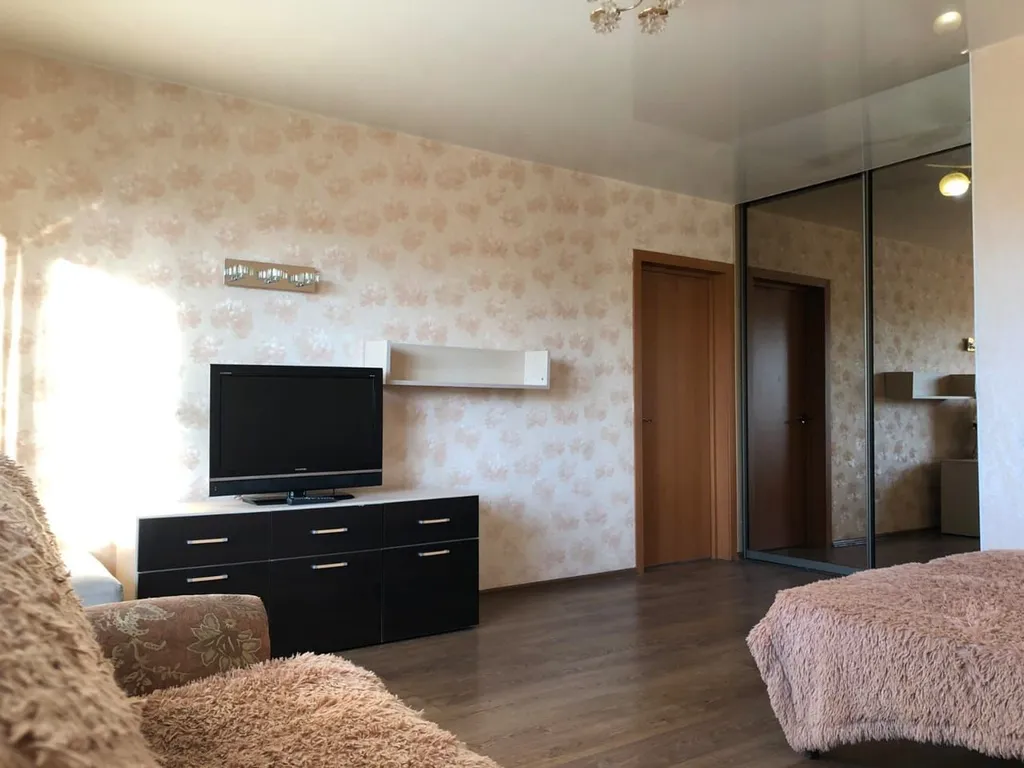 Двухкомнатная квартира в тихом центре города — аренда посуточно в Красноярск