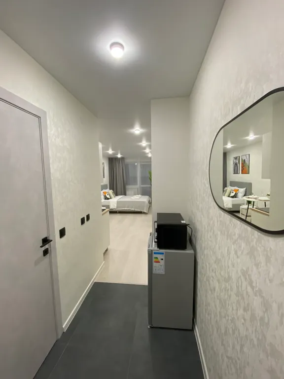 Прекрасная студия с видом на пруд