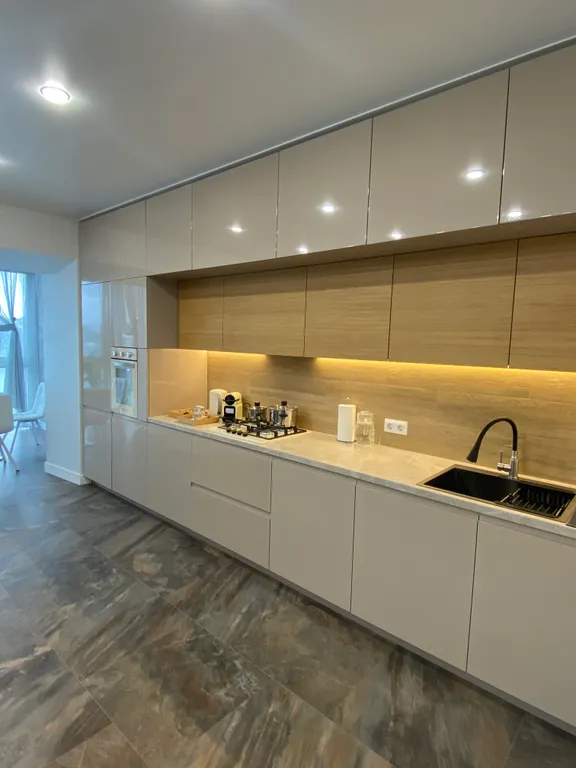 Чашечка кофе с видом на башни Кремля