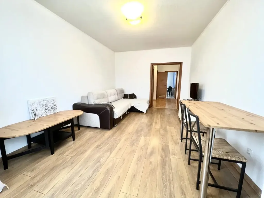 Просторная квартирка в центре Уралмаша