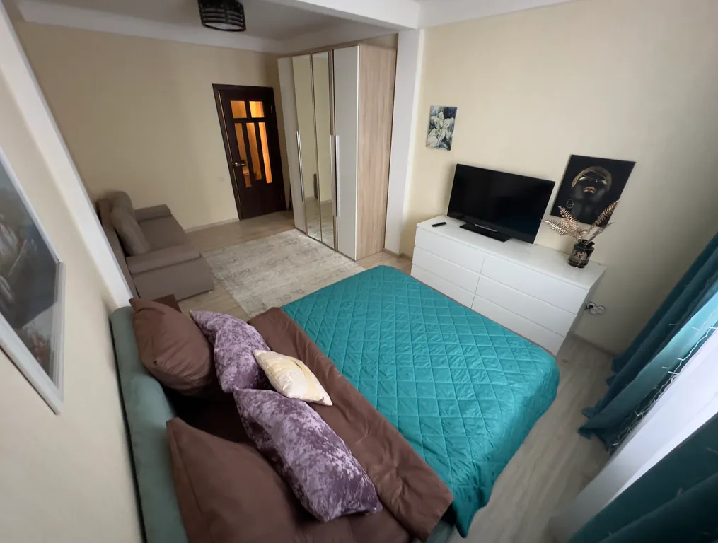 Евродвухкомнатная квартира в центре города