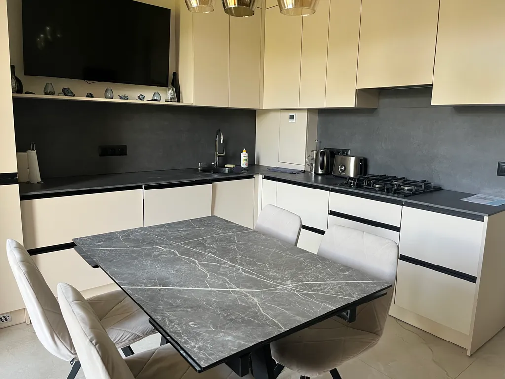 В роще у моря