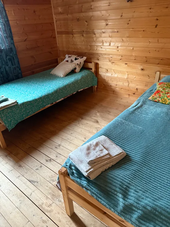 Уютный дом с пятью спальнями на берегу водохранилища