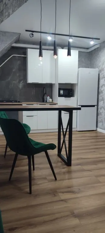 Отличная квартира с новым дизайнерским ремонтом и отличным видом