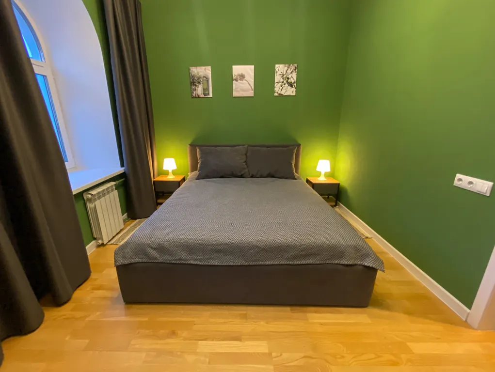 Квартира с отдельной спальней в центре