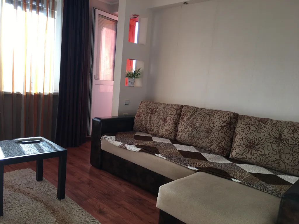 Уютная двушка в центре города с видом на ледовый дворец