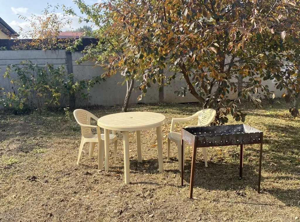 Два этажа с отдельным входом в уютном доме в ущелье рядом с озером