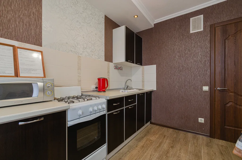 2 комнатная возле МТВ центра