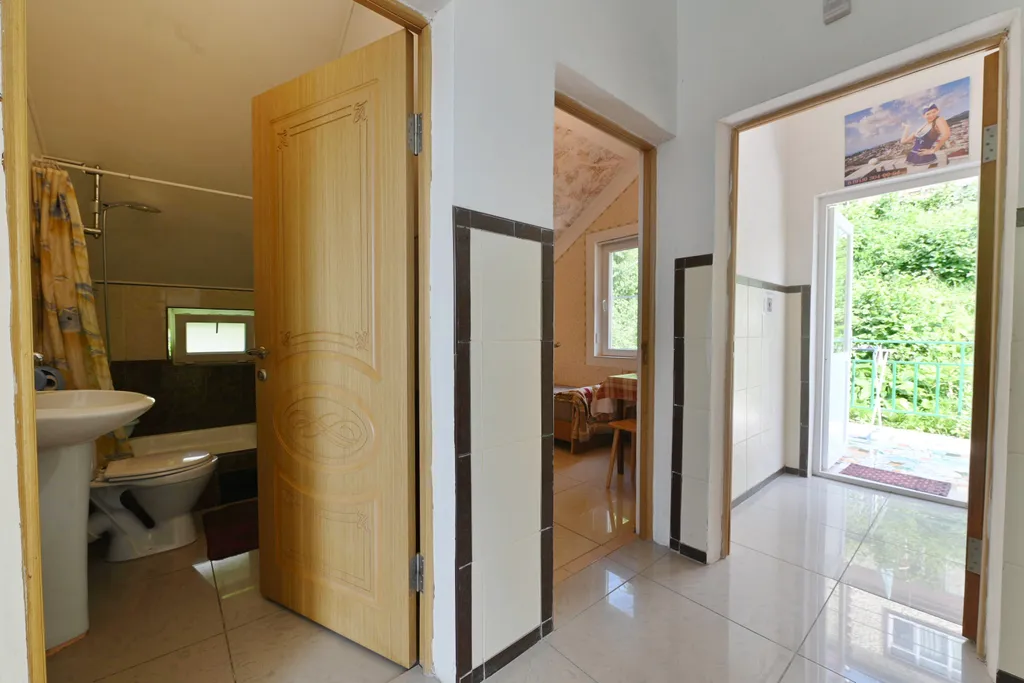 Этаж в коттедже с уникальным видом, 3 спальнями и кухней