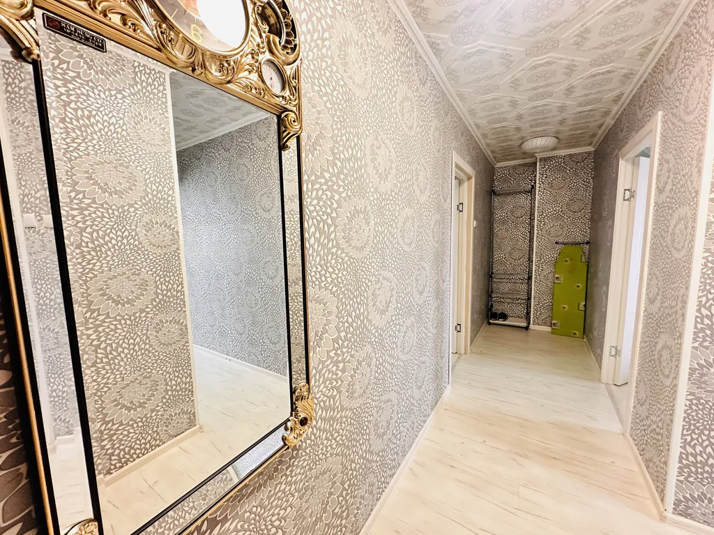 2х комн. современная квартира с балконом на 2 этаже в центре города