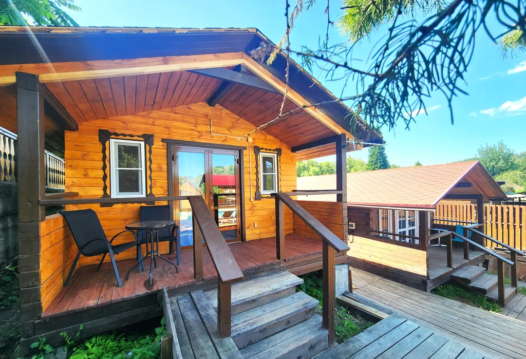 Летнее шале у бассейна