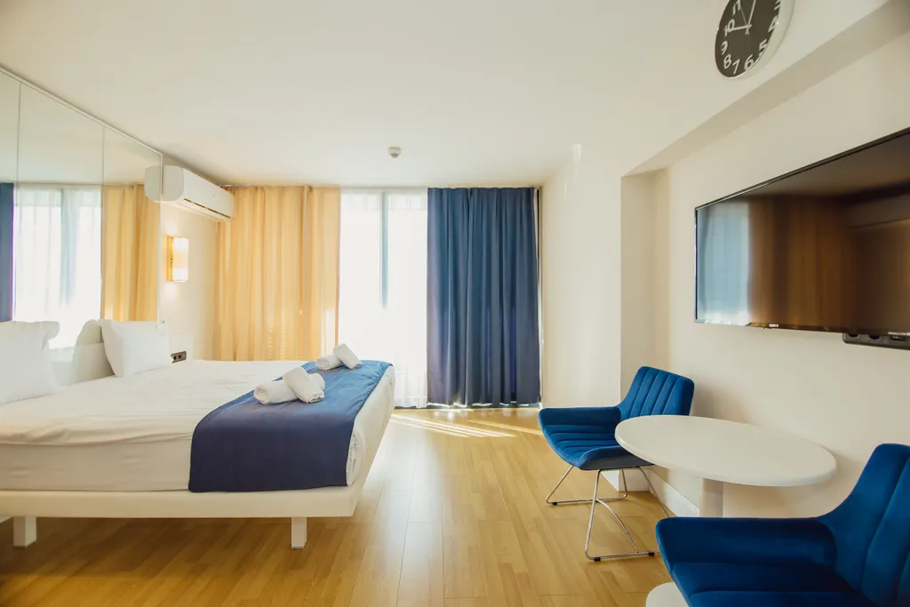 Студия с видом на море