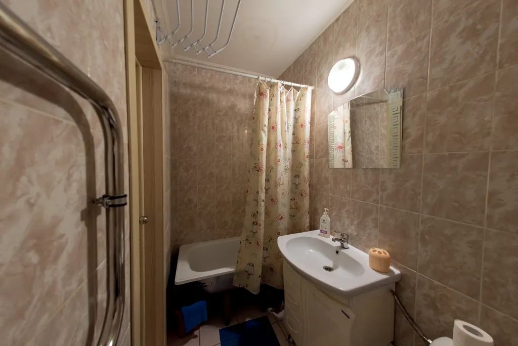 Студия у ледовой арены Трактор