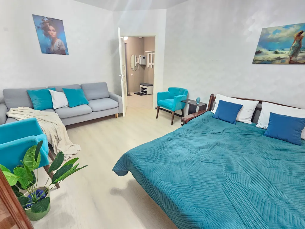 Большая однокомнатная квартира рядом с пляжем — аренда посуточно в Сестрорецк