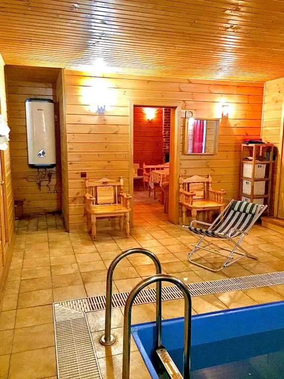 Коттедж Красивый дом с русской баней на дровах и теплым бассейном — Обухово