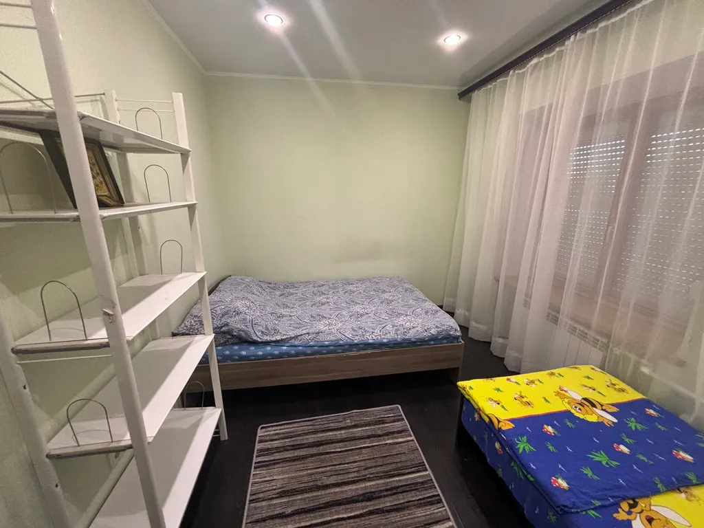 Просторная квартира с 3 изолированными спальнями и отдельным входом