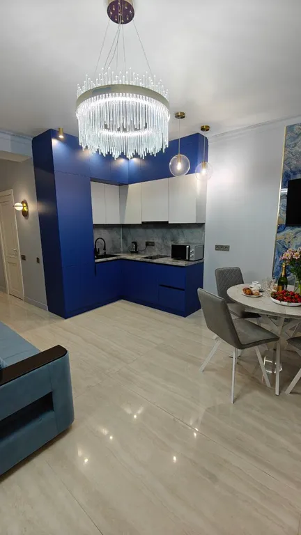 Новые уютные просторные апартаменты с открытым балконом возле моря