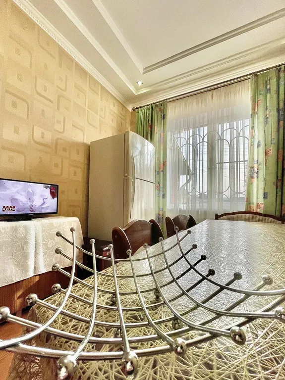 Огромный дом для большой семьи Лоза винограда