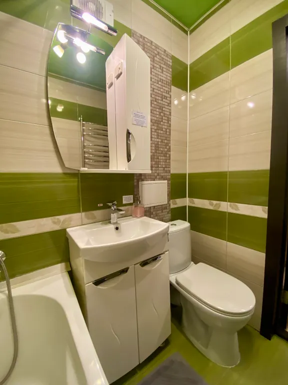 Рядом с черным озером