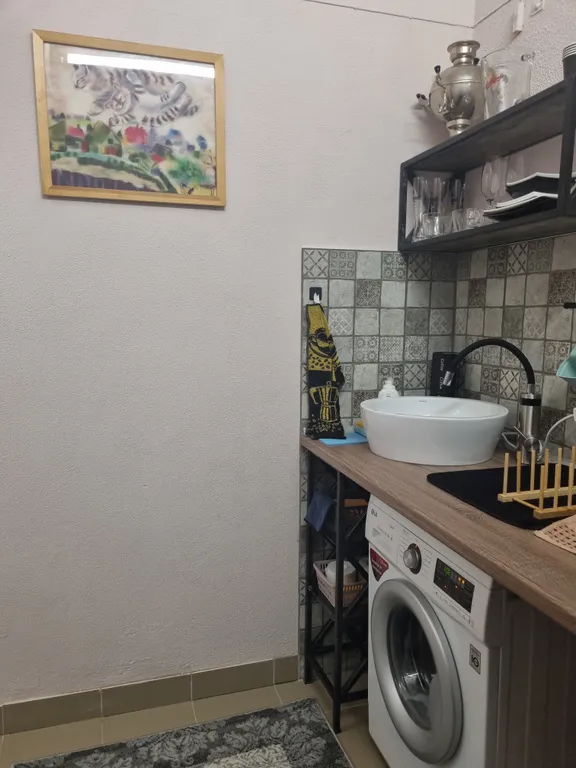 В историческом доме в центре города, уютные апартаменты, своя парковка