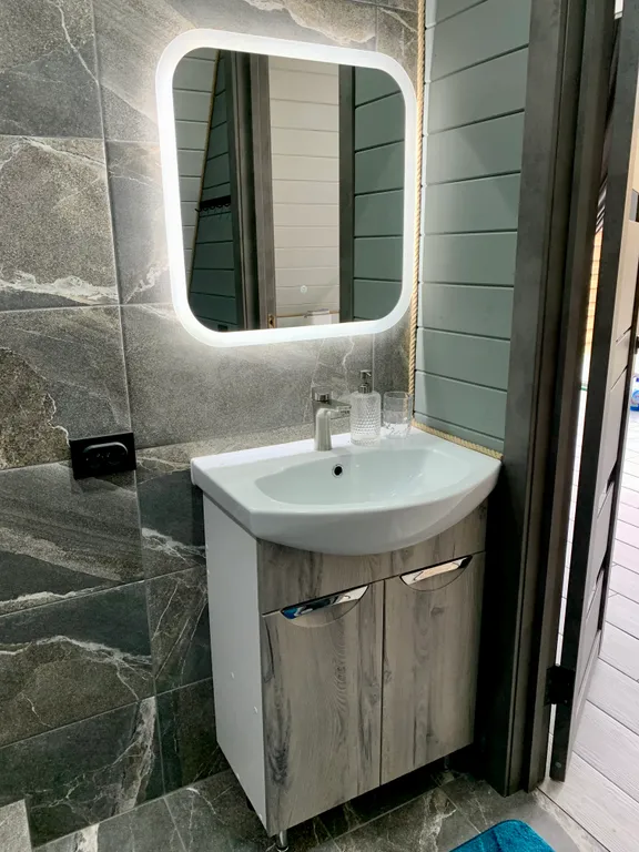 Отдельный домик а-фрейм с бассейном и видом на горы