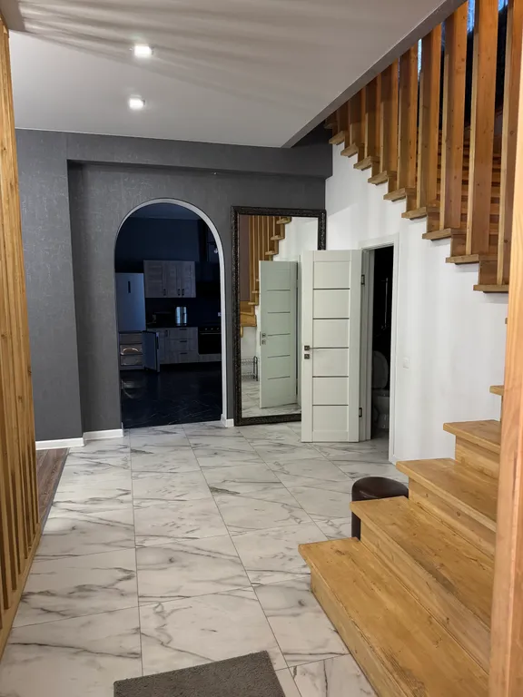 Дом 300 метров у озера