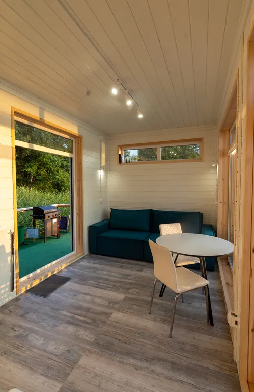 Дом на воде на озера Таир