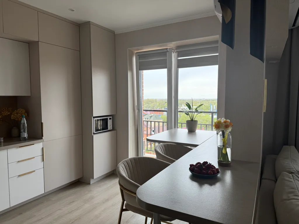 Чистая и уютная квартира с видом на Волгу и на остров