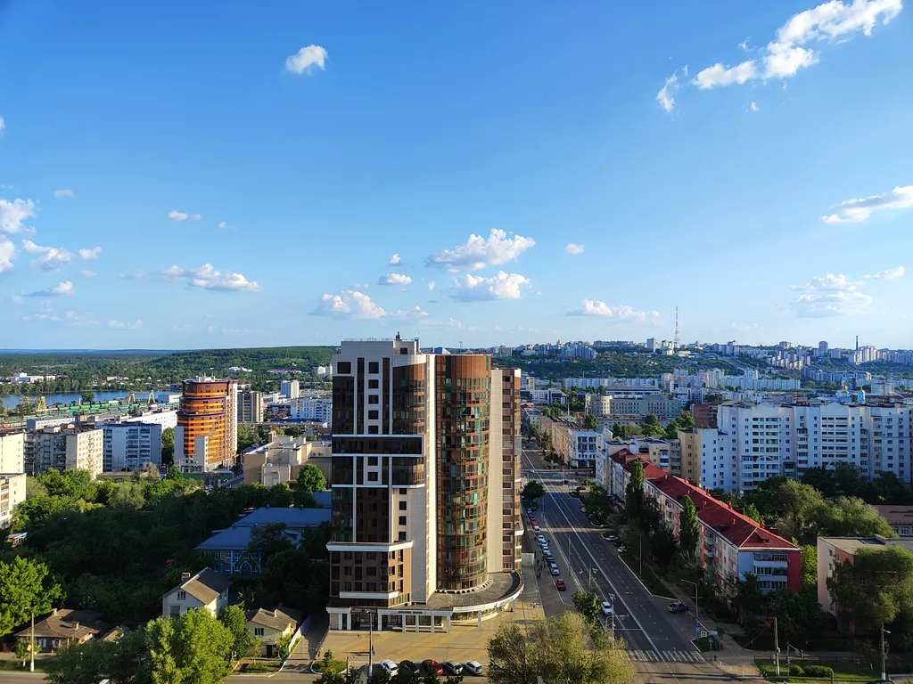 Студия с видом на город