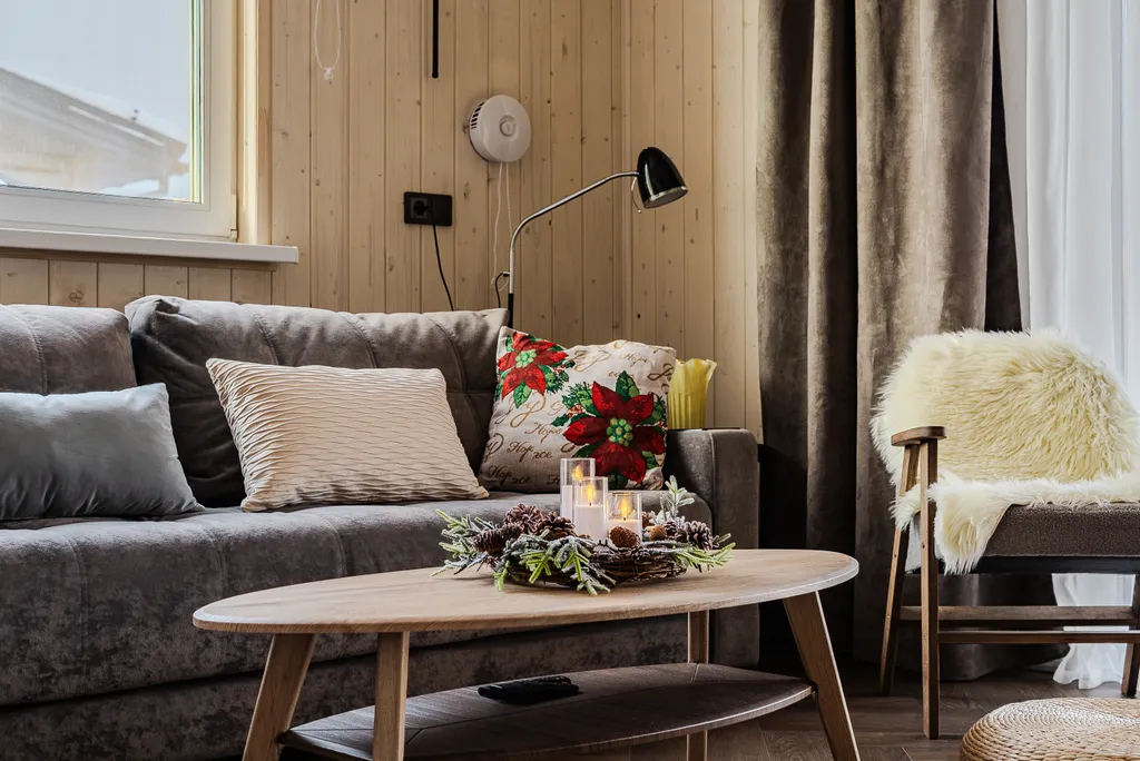 Новый дом с большим столом, кинотеатром, баней