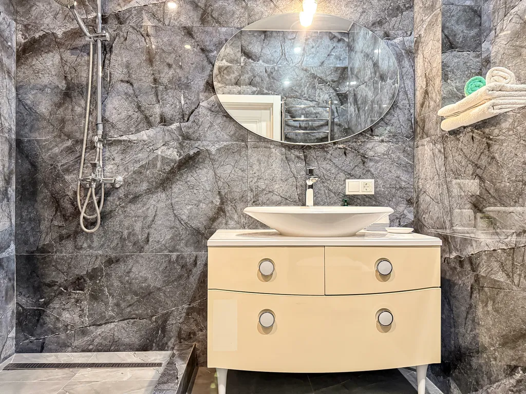 Квартира на набережной