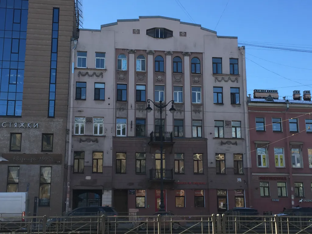 Просторная студия в центре