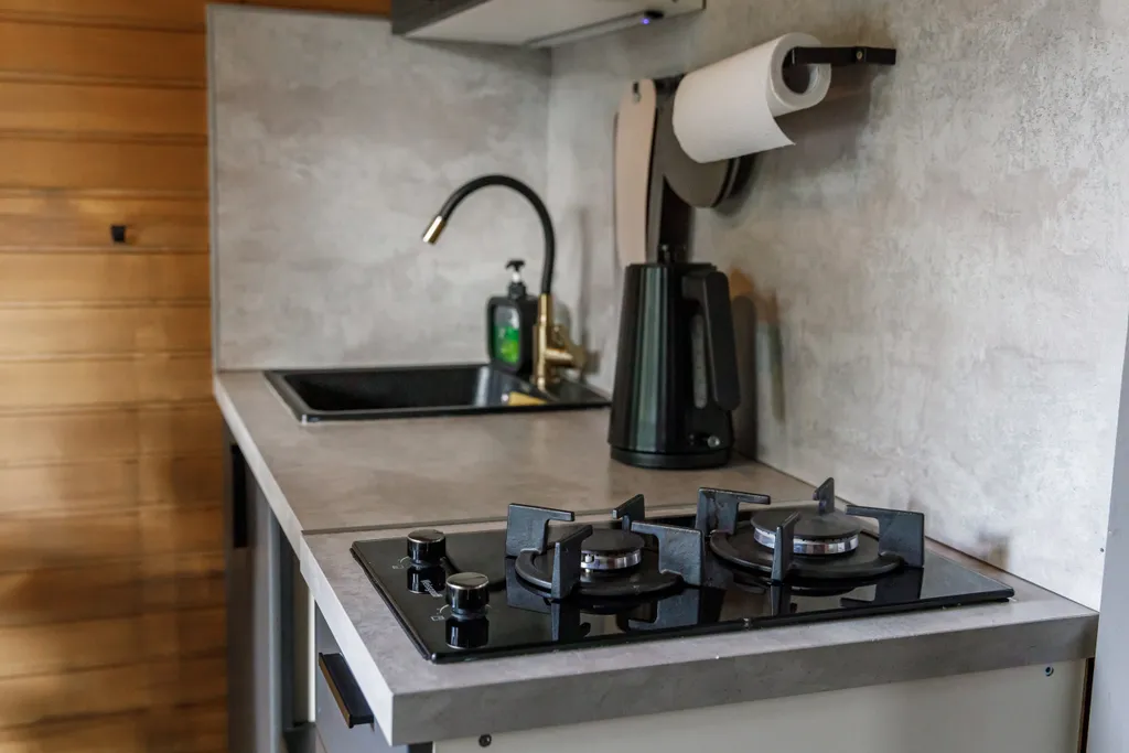 Уютный коттедж для двоих у реки в центре