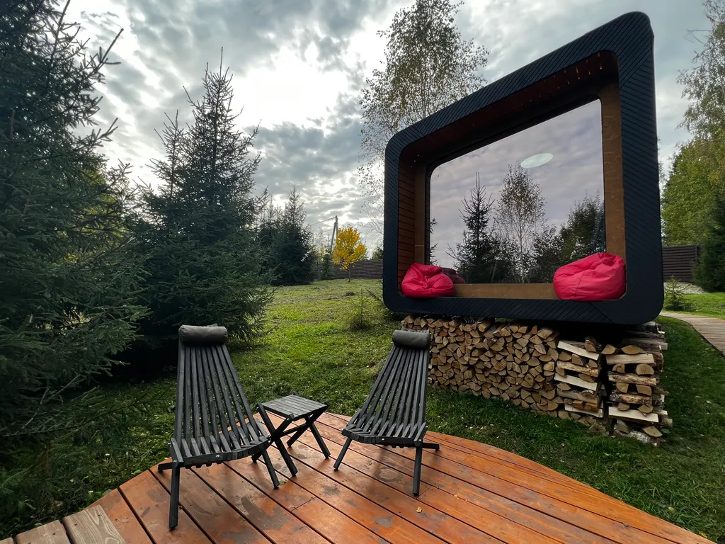 Дом Немо с уличной купелью  в лесу